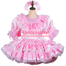 Розовое платье из атласа с рюшами