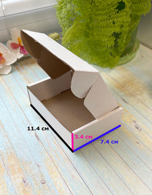 Коробка картонная толстенькая клипсовая 11,4х7,4х3,3