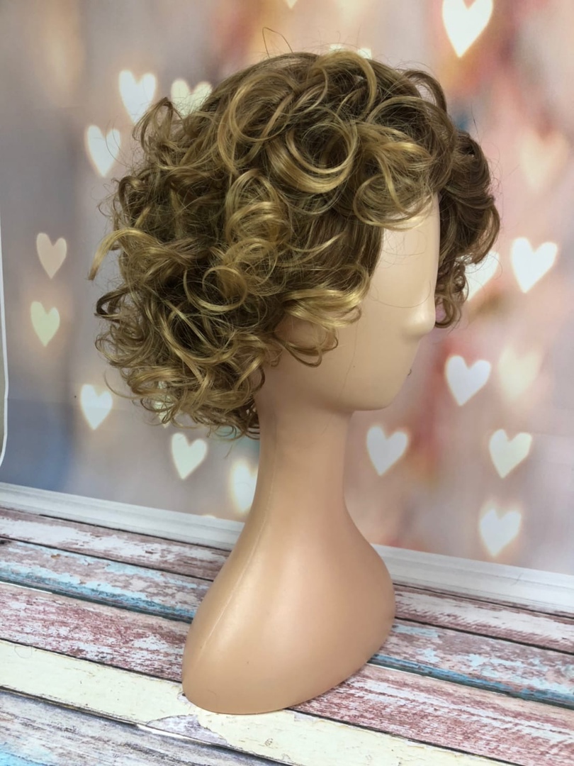 парики  из искусственных волос магазин