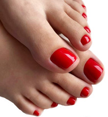 Красные накладные ногти для ног