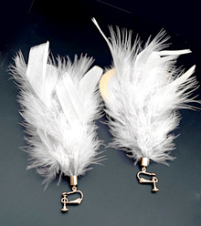 Клипсы с перьями 