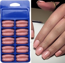 Розовые накладные ногти 