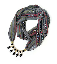 Шарф-колье черный с узором и подвесками
